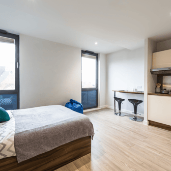 Penthouse Studio - Image 3